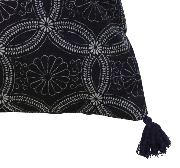 Kanoko Blossom cushion
